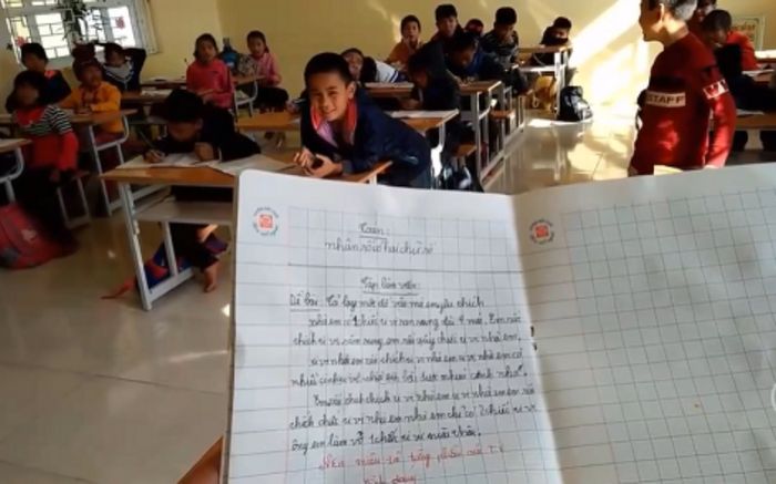 Học trò làm bài văn tả chiếc tivi, đọc đến đâu giáo viên cười lăn đến đó