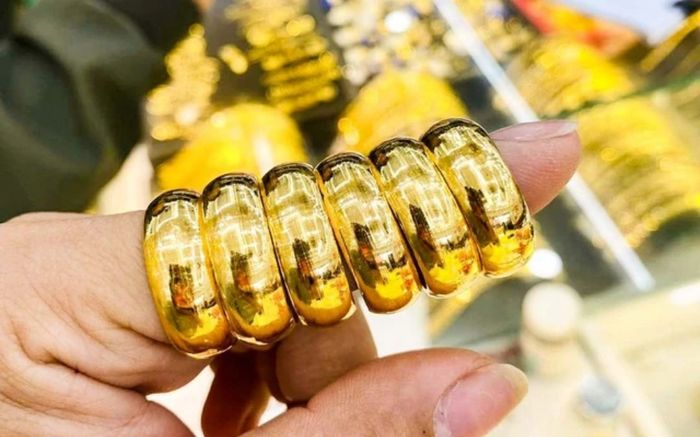 Giá vàng hôm nay (14/12): Vàng nhẫn lao dốc sau chuỗi ngày tăng mạnh