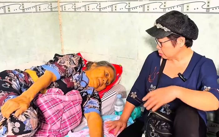 Nữ nghệ sĩ Việt nổi tiếng một thời nay sống trong phòng trọ 10m2, mắc ung thư di căn phải nằm một chỗ