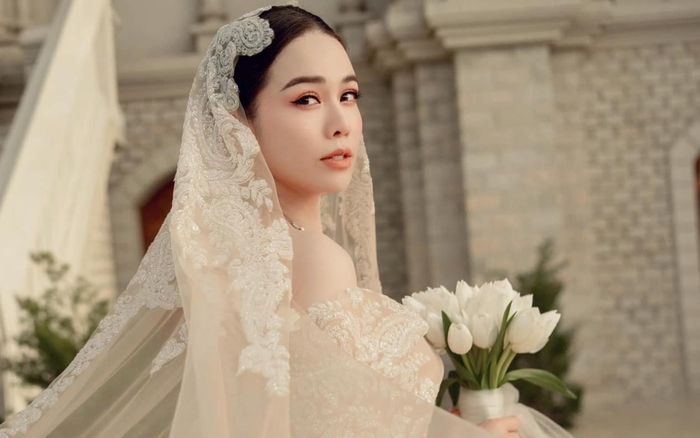 Nhật Kim Anh chính thức trả lời thông tin bí mật kết hôn lần hai
