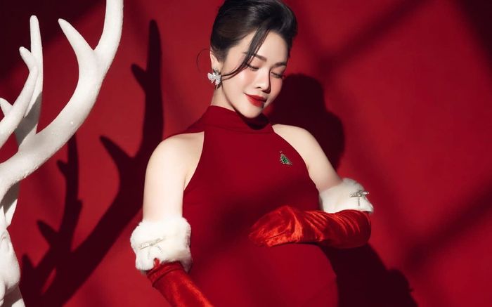 Nhật Kim Anh lên tiếng về chuyện con thứ hai lai Tây