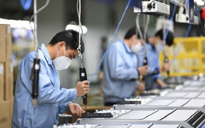 Cách tính thuế thu nhập cá nhân đối với tiền thưởng Tết, lương tháng 13