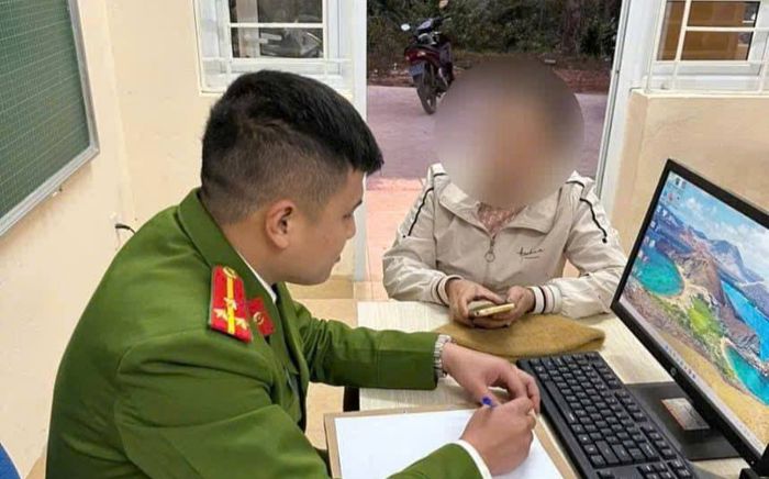 Shipper đọc đúng đơn hàng và số tiền, người phụ nữ suýt bị lừa xác nhận sinh trắc học để chuyển tiền