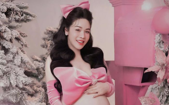 Phản ứng bất ngờ của Nhật Kim Anh khi bị mỉa mai 'có bụng bầu mà khoe hoài'