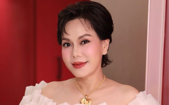 Việt Hương hạnh phúc báo tin mừng ở tuổi 48
