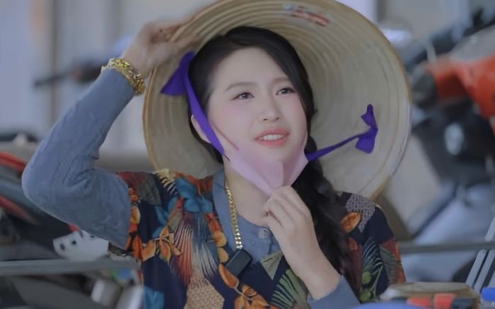 Doãn Hải My gây sốt với hình ảnh 'bà thím', nhan sắc đời thường ra sao?