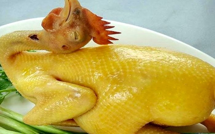 Mẹo luộc gà vàng óng, da căng đẹp, thịt ngọt mềm chuẩn nhà hàng
