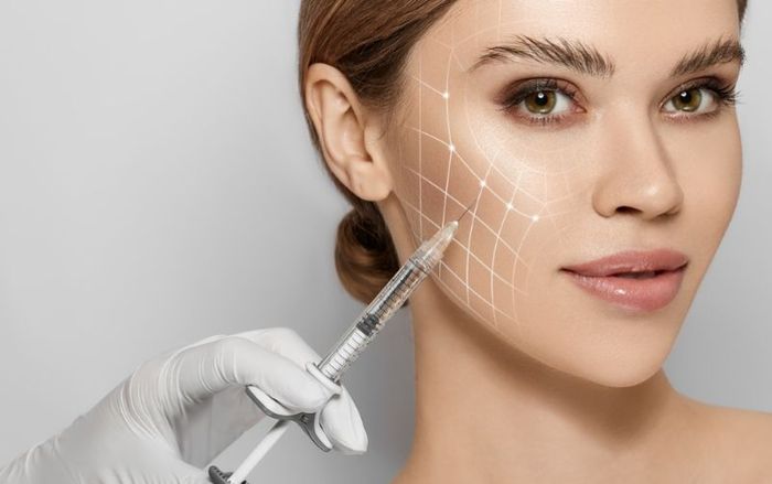 Nên căng da mặt hay tiêm filler để níu kéo 'tuổi xuân'?