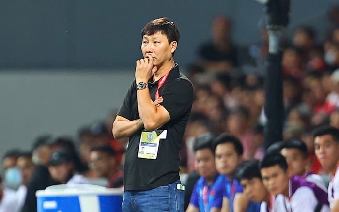 Tuyển Singapore chờ bất ngờ lớn từ HLV Kim Sang Sik
