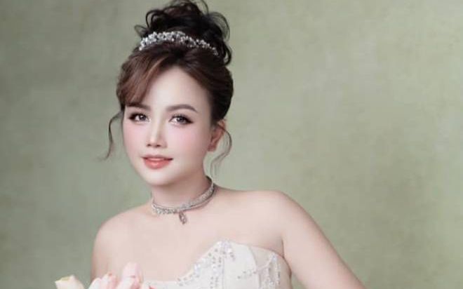 Nữ diễn viên Việt 4 đời chồng bất ngờ tung ảnh cưới ở tuổi U50