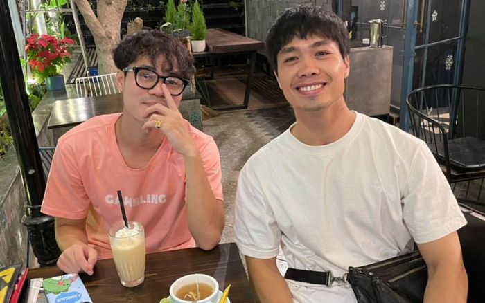 Chuyện gì đang xảy ra với Văn Toàn và Công Phượng