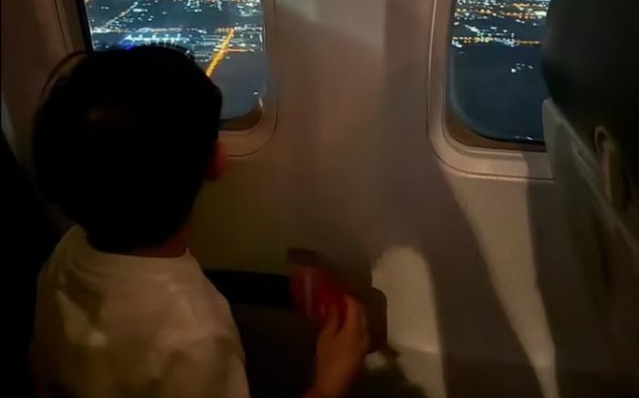 Bức ảnh cuối cùng của cậu bé 3 tuổi trước khi thảm kịch rơi máy bay Hàn Quốc xảy ra