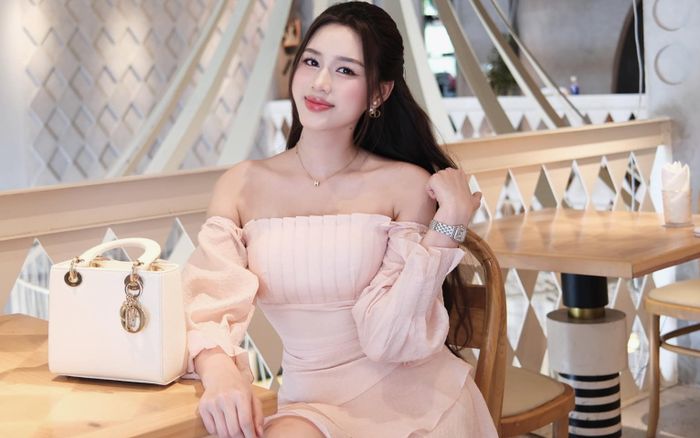 Đỗ Thị Hà hé lộ cơ ngơi hoành tráng giữa thông tin sắp làm dâu tập đoàn nghìn tỷ