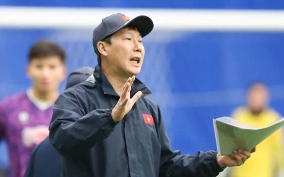 Quyết định của HLV Kim Sang Sik làm dậy sóng