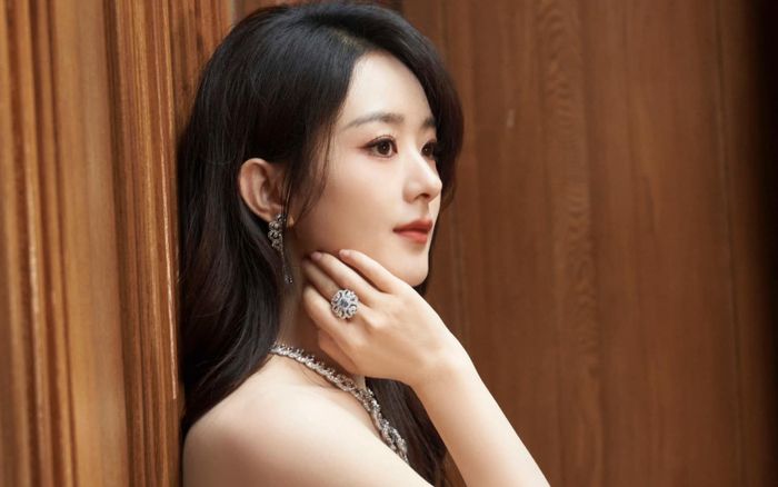 Tình mới Phùng Thiệu Phong không có cửa 'chung mâm' với Triệu Lệ Dĩnh