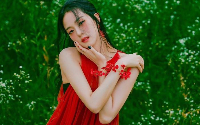 Jisoo quyết định khác với Lisa và Jennie