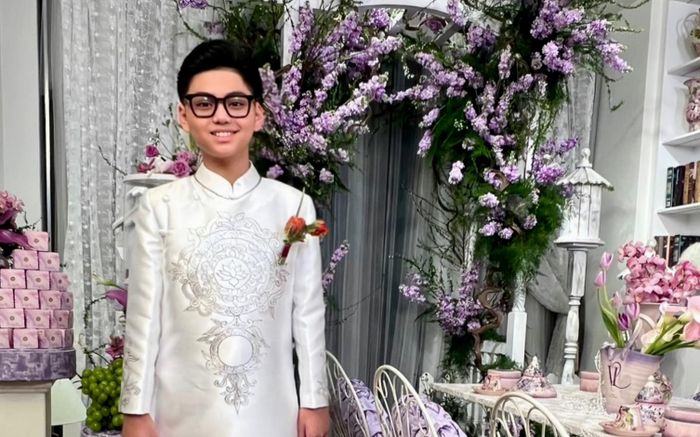 Diện mạo gây chú ý của con trai riêng chồng Hoa hậu Khánh Vân trong lễ ăn hỏi