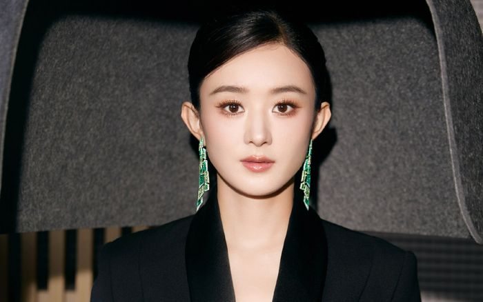 Triệu Lệ Dĩnh đáp trả khi bị chê tạo hình xấu