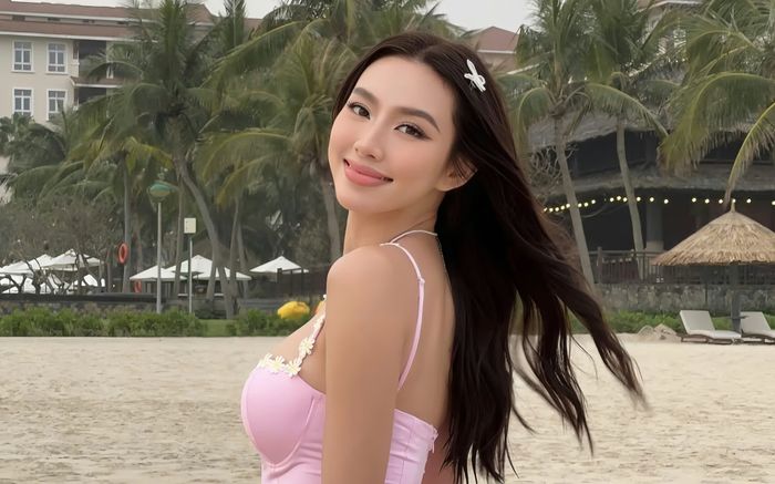 Hoa hậu Thùy Tiên nói rõ quan hệ tình cảm với Quang Linh Vlogs