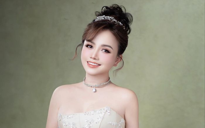 Nữ diễn viên Việt 4 đời chồng đã đính hôn với bạn trai kém 20 tuổi