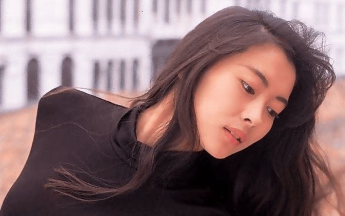 Chi tiết ngỡ ngàng vụ nữ diễn viên đình đám qua đời ở phòng tắm