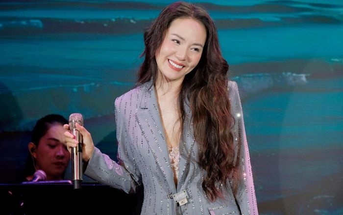 Phương Linh không được hát 'Anh cứ đi đi' của Hari Won
