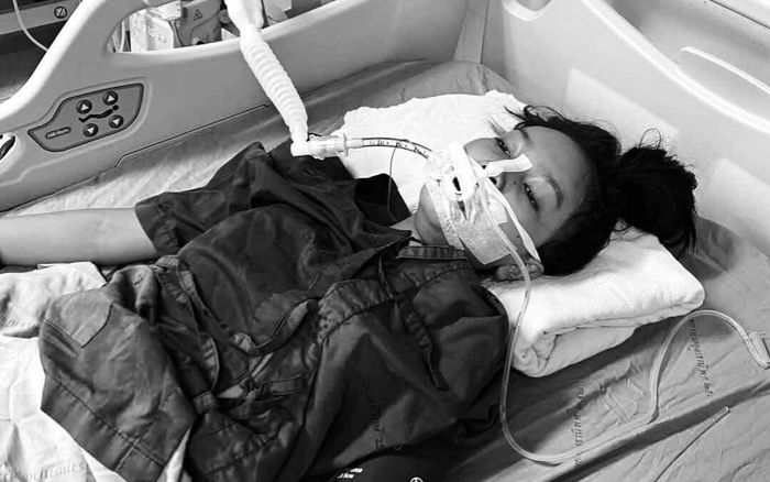 Nữ ca sĩ nổi tiếng đột ngột qua đời ở tuổi 20