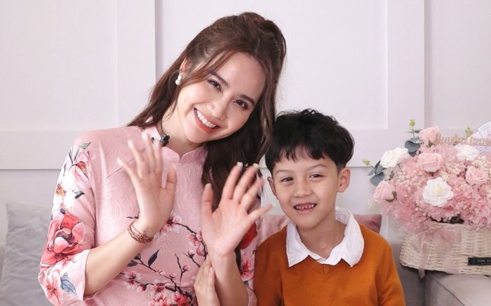 Huyền Lizzie đăng tải ảnh khoe con trai cưng, khán giả lại xúc động vì một điều