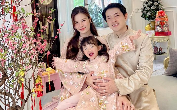 Đông Nhi xác nhận đang mang thai em bé thứ hai