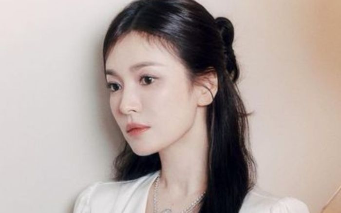 Song Hye Kyo làm điều đặc biệt trong ngày Valentine, lộ luôn bằng chứng đã có tình yêu mới