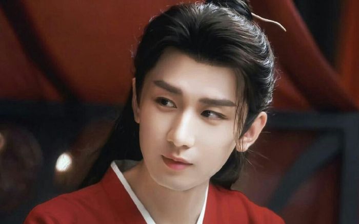 Thành Nghị bị công ty ép đóng Liên Hoa Lâu khi đang chấn thương, 'kịch bản' y hệt Dương Tử