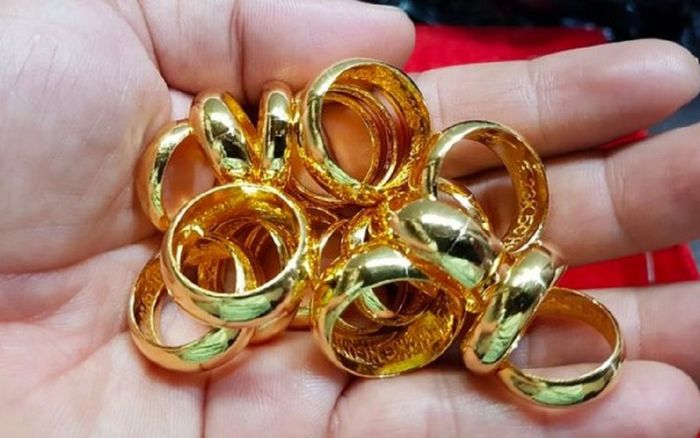 Giá vàng hôm nay (17/2): Vàng nhẫn tăng mạnh
