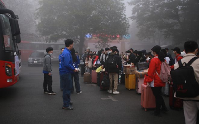 Ấm lòng những chuyến xe về Tết miễn phí dành cho sinh viên