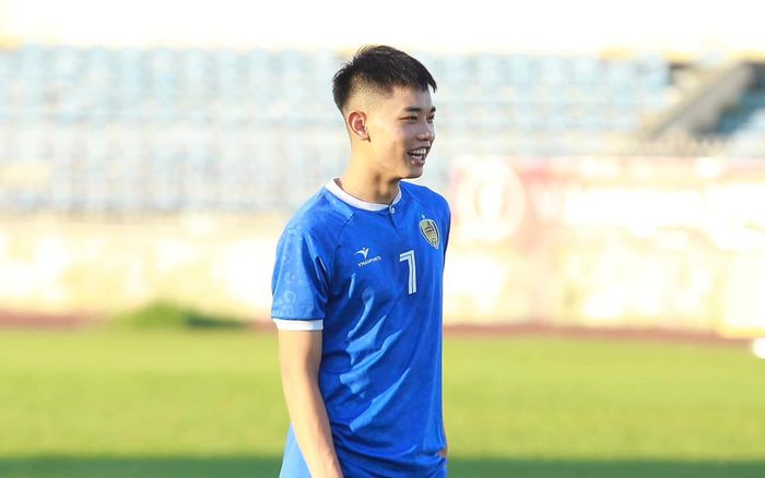 Tuyển thủ Đình Bắc bị kỷ luật nội bộ, không đá trận gặp HAGL