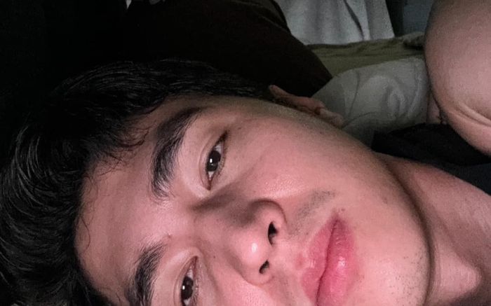 Bình An khoe ảnh vợ chồng lúc 4 giờ sáng, bất ngờ hành động của Phương Nga