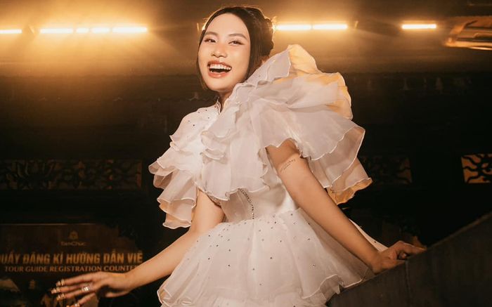 Lần đầu chạy show bằng phương tiện đặc biệt, Phương Mỹ Chi: 'Cảm giác rất lạ và hồi hộp'