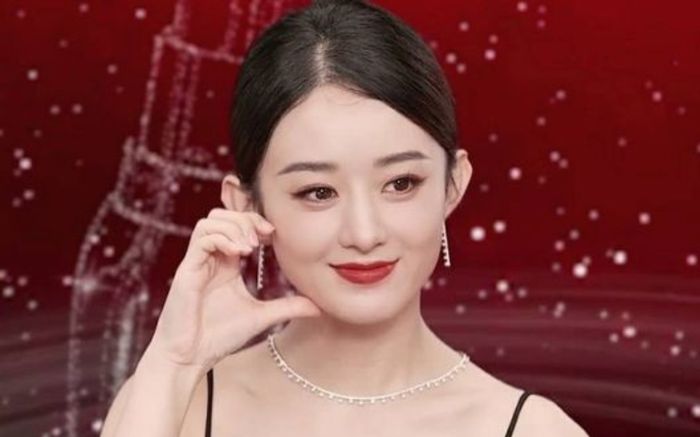 Triệu Lệ Dĩnh được một nhân vật đặc biệt chi mạnh tay, tạo ra kỷ lục chưa từng có trong showbiz