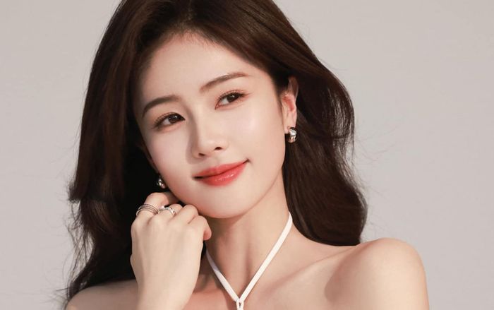 Bạch Lộc và bạn trai thông báo tin trọng đại sau hơn 3 tháng hẹn hò, fan chỉ chờ ngày chung vui