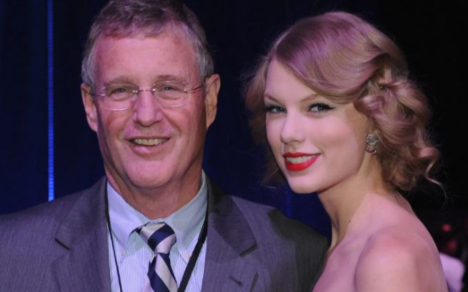 Bố Taylor Swift bị điều tra trước thềm đêm diễn của con gái tại Singapore