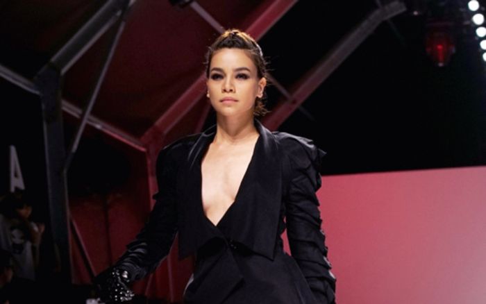 Hồ Ngọc Hà từng bị một siêu mẫu vượt mặt nhan sắc trên sàn diễn