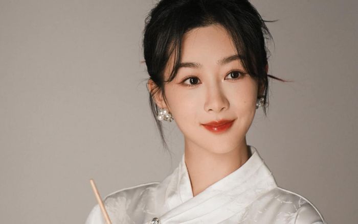 Dương Tử và bạn trai thông báo tin vui lớn sau nửa năm hẹn hò, fan chúc mừng không ngớt