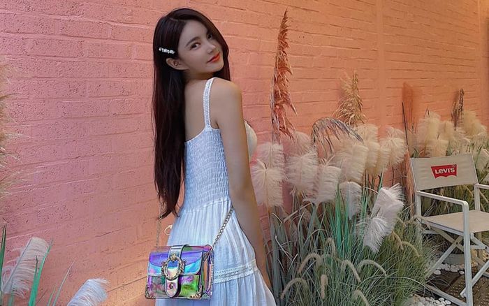 Nữ ca sĩ là mẹ đơn thân gây tai nạn khiến tài xế giao hàng qua đời, bỏ trốn khỏi hiện trường