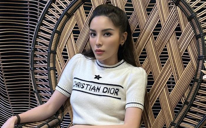 Lui về ở ẩn, nhan sắc U60 của mẹ Hoa hậu Kỳ Duyên đỉnh cỡ nào?