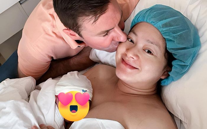 Lan Phương chia sẻ hình ảnh hậu sinh nở, hé lộ thông tin điều tiên về nhóc tỳ