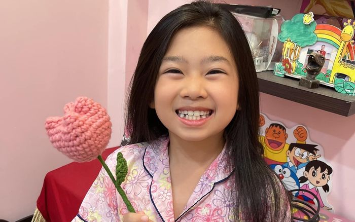 Con gái cố nghệ sĩ Mai Phương viết thư tay gửi bảo mẫu: 'Con cảm ơn dì đã là cột dựa cho con'