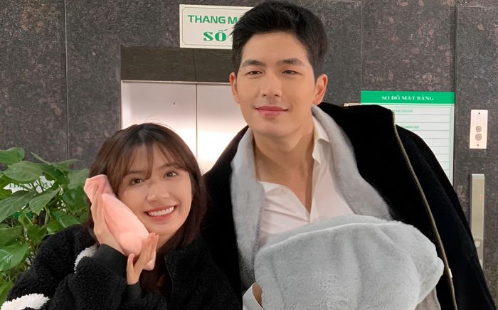 Quốc Anh công khai sánh đôi mỹ nhân đình đám, đẹp và giỏi không kém Hoàng Hà