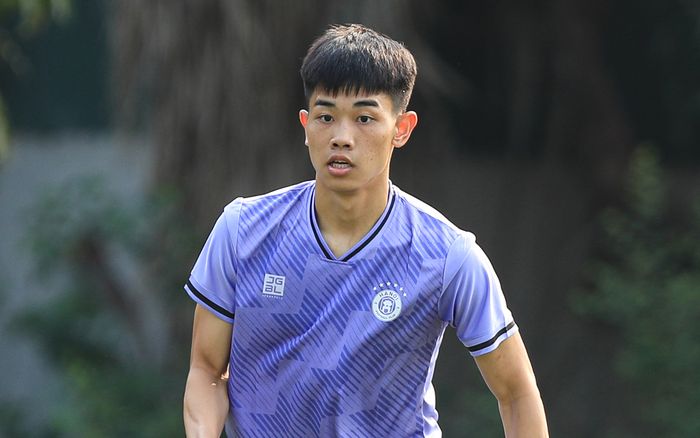 Nỗi lo cho tiền đạo Đình Bắc sau khi Hà Nội FC trả lại