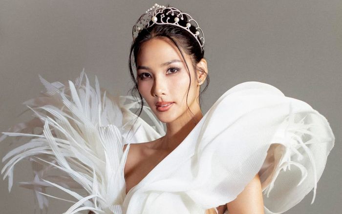 Hoàng Thùy nhận bão 'phẫn nộ' khi đăng ảnh mừng sinh nhật