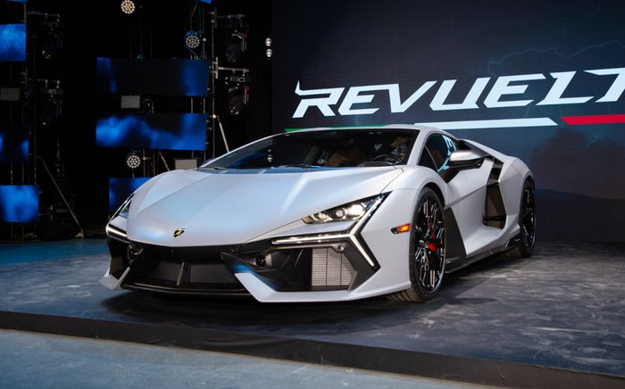 Lamborghini Revuelto ra mắt tại Việt Nam, giá từ 43,9 tỷ đồng