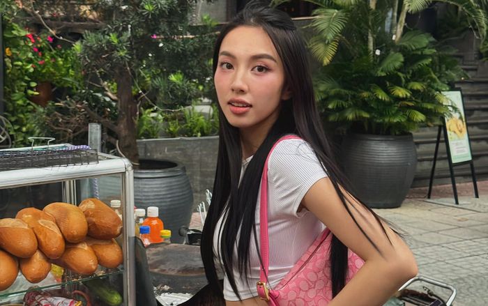 Hoa hậu Thùy Tiên khoe sắc cùng món ăn 'ngon nhất thế giới'